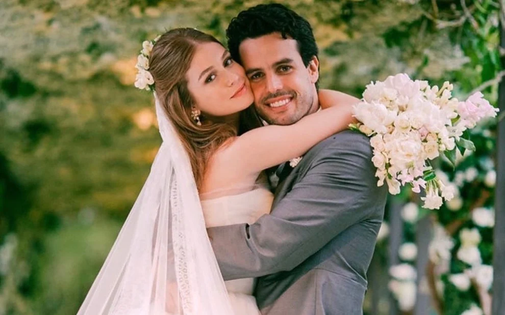 Marina Ruy Barbosa e Alexandre Negrão em casamento
